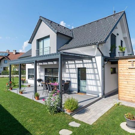 Spacious Family Home Near Bled - Modern & Cozy 라도블리차 외부 사진