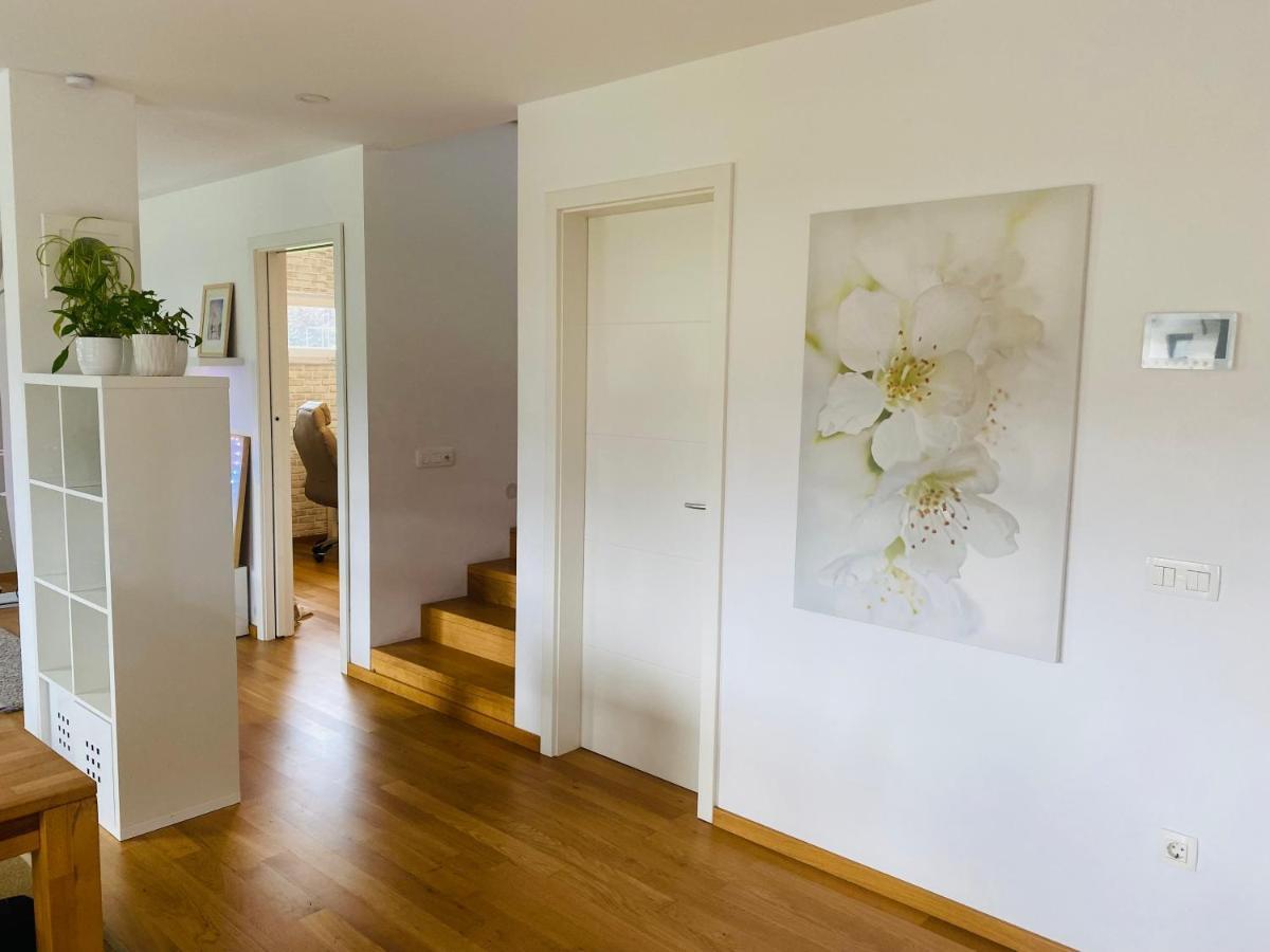Spacious Family Home Near Bled - Modern & Cozy 라도블리차 외부 사진